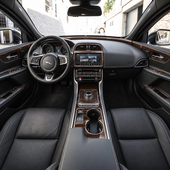 Jaguar F-PACE 2017 - à aujourd’hui kit complet kit décoration intérieure tableau de bord 52 pièces