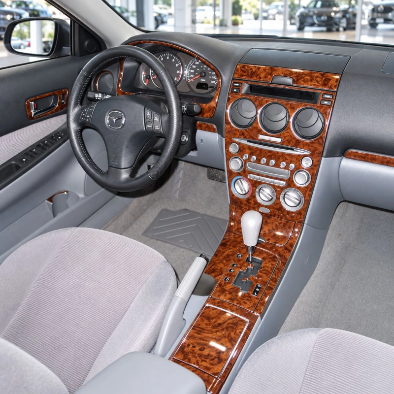 Mazda Mazda6 2004-2005 kit de base, 4 Cylinders kit décoration intérieure tableau de bord