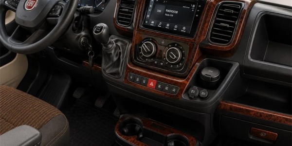 Habillage tableau de bord Fiat Ducato 2022 : quel kit choisir ?